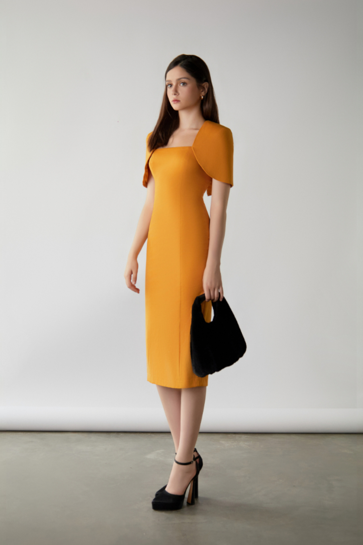 Puff Hollow Dress