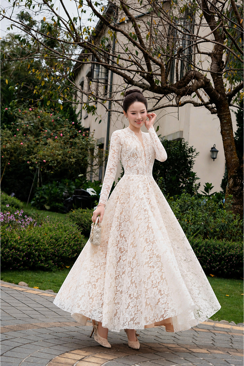 SERAPHINA LACE GOWN