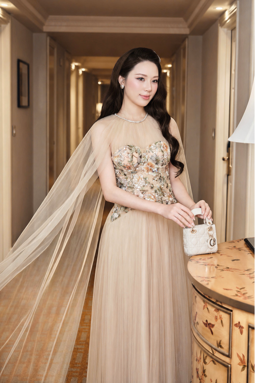 AURELIA BLOOM GOWN